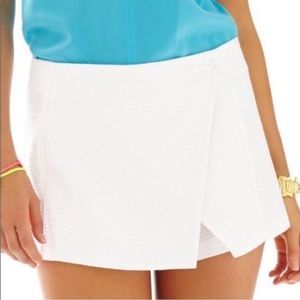 EUC size 2 Lilly Pulitzer white skort